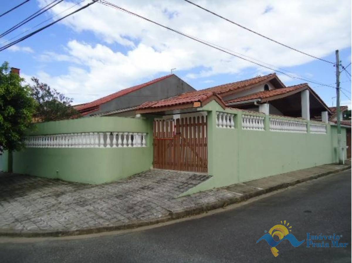 Casa para venda no bairro Belmira Novaes em Peruíbe